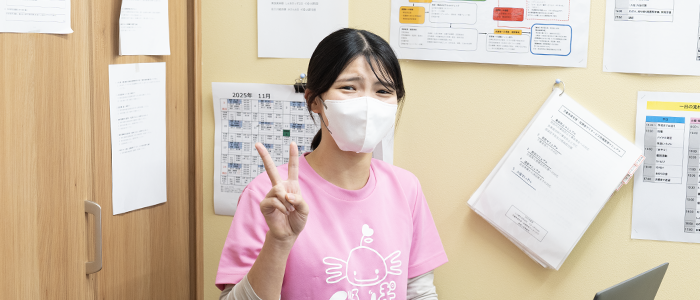 機能訓練指導員の方が働いている様子の写真